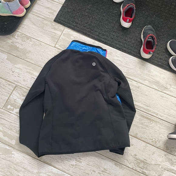 Marmot size small jacket - Picture 3 of 4